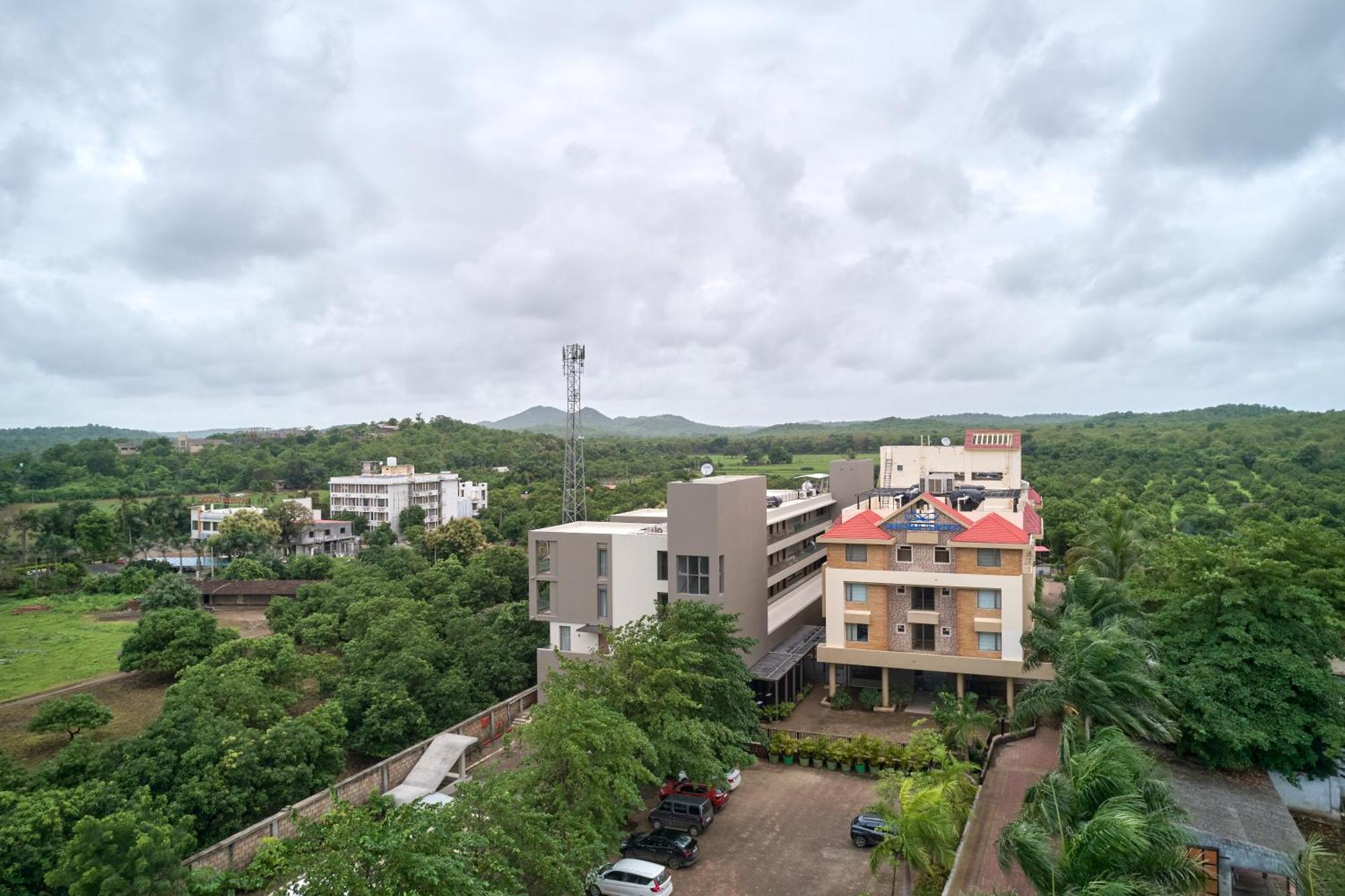 Hotel Sarovar Portico Sasangir Gírský les Exteriér fotografie